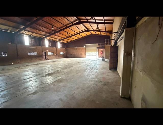 750M² WAREHOUSE TO LET IN ROSSLYN
